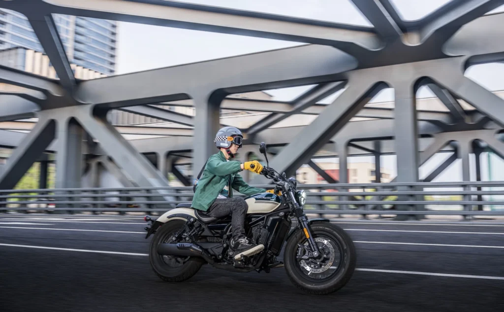 CFMOTO 250CL-C Teal Green – retro cruiser