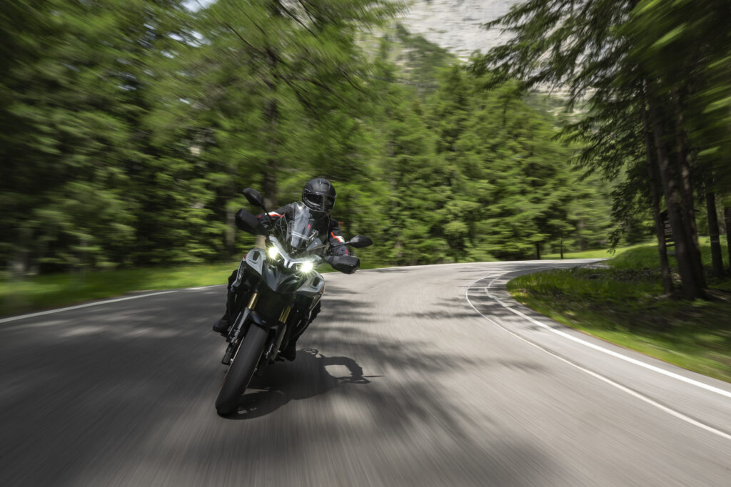 Benelli TRK 902 Stradale